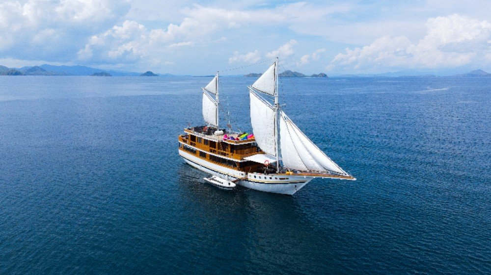 Read more about the article LUXURY 13