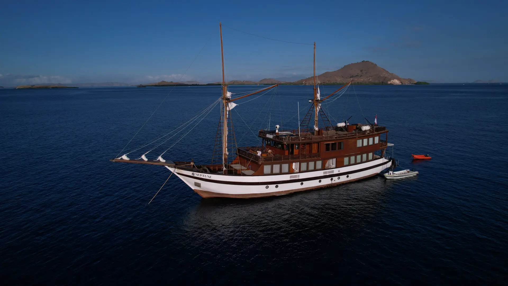 Read more about the article LUXURY 18
