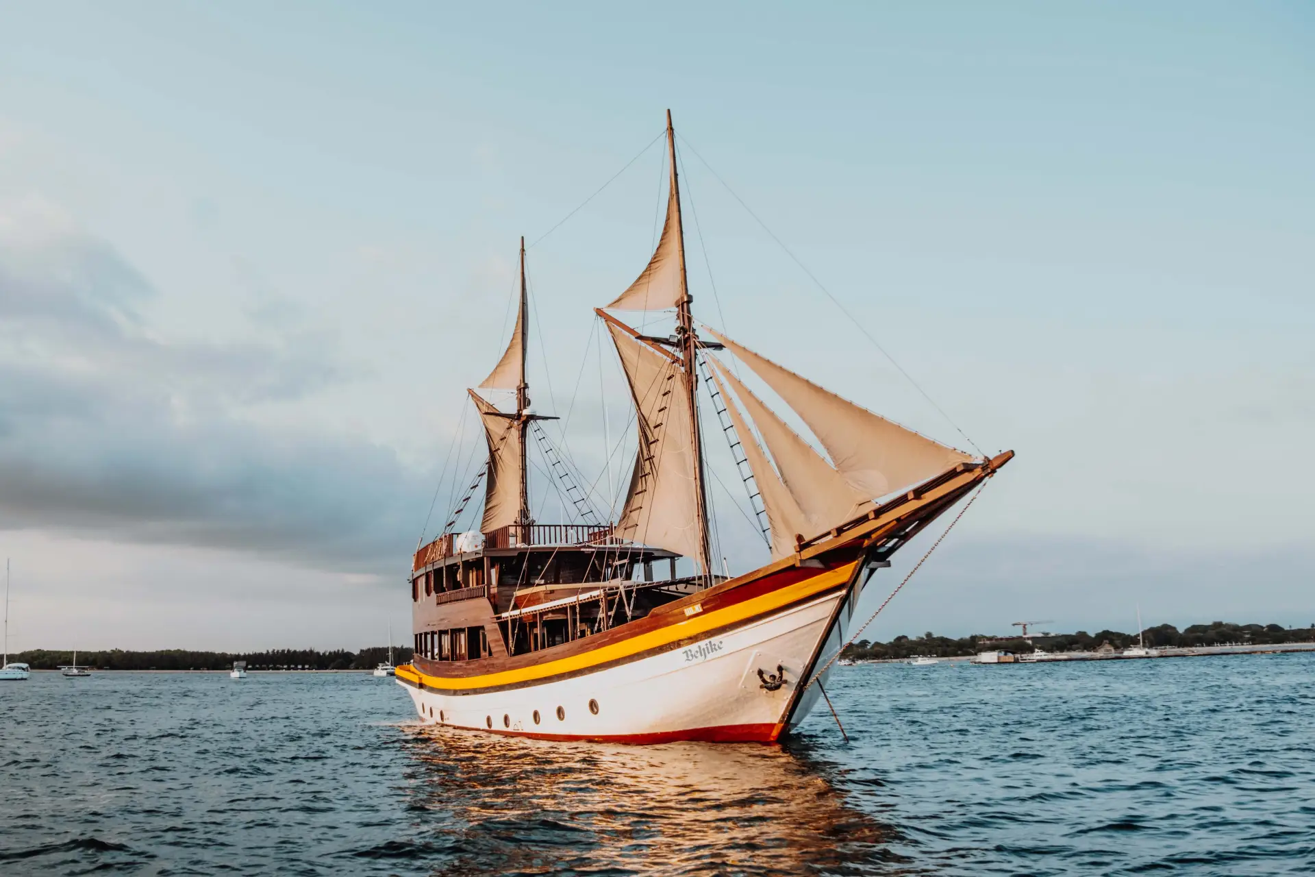 Read more about the article LUXURY 28