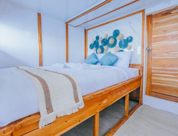 Deluxe Cabin Middle-5