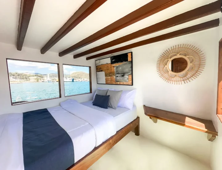 MASTER ROOM