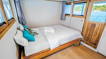 superior-8-private-cabin-with-balcony (1)